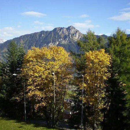 Du Chamossaire Hotel